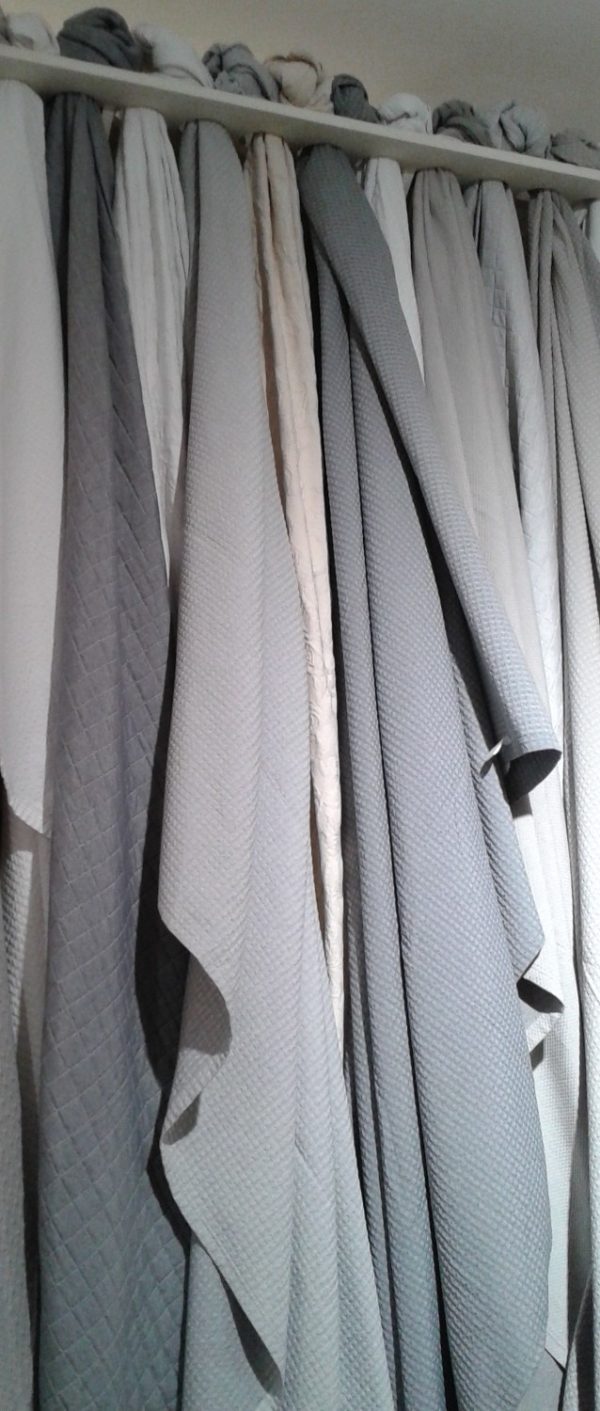 Simla-Jeté de canapé taupe 180x260cm – Image 2